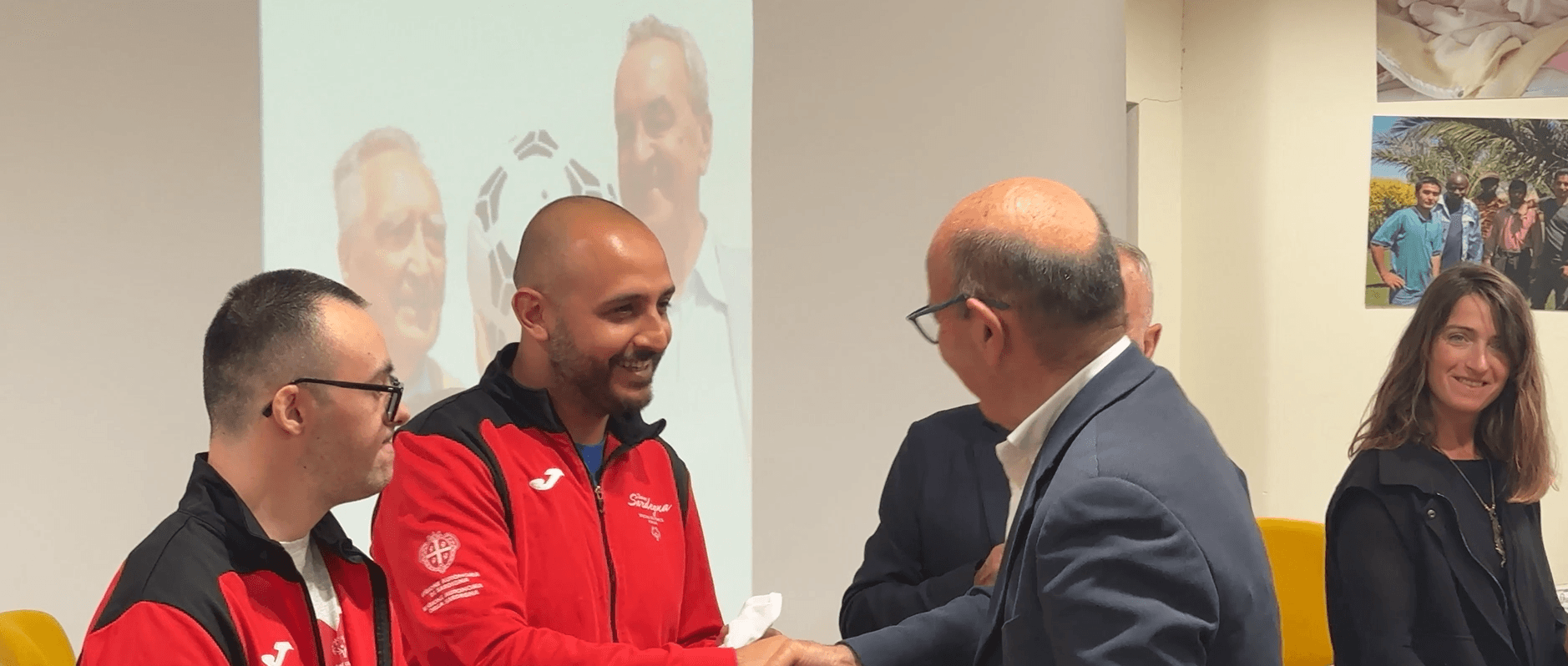 Atleti Special Olympics premiati da Claudio Secci durante Ussi80 alla Comunità La Collina