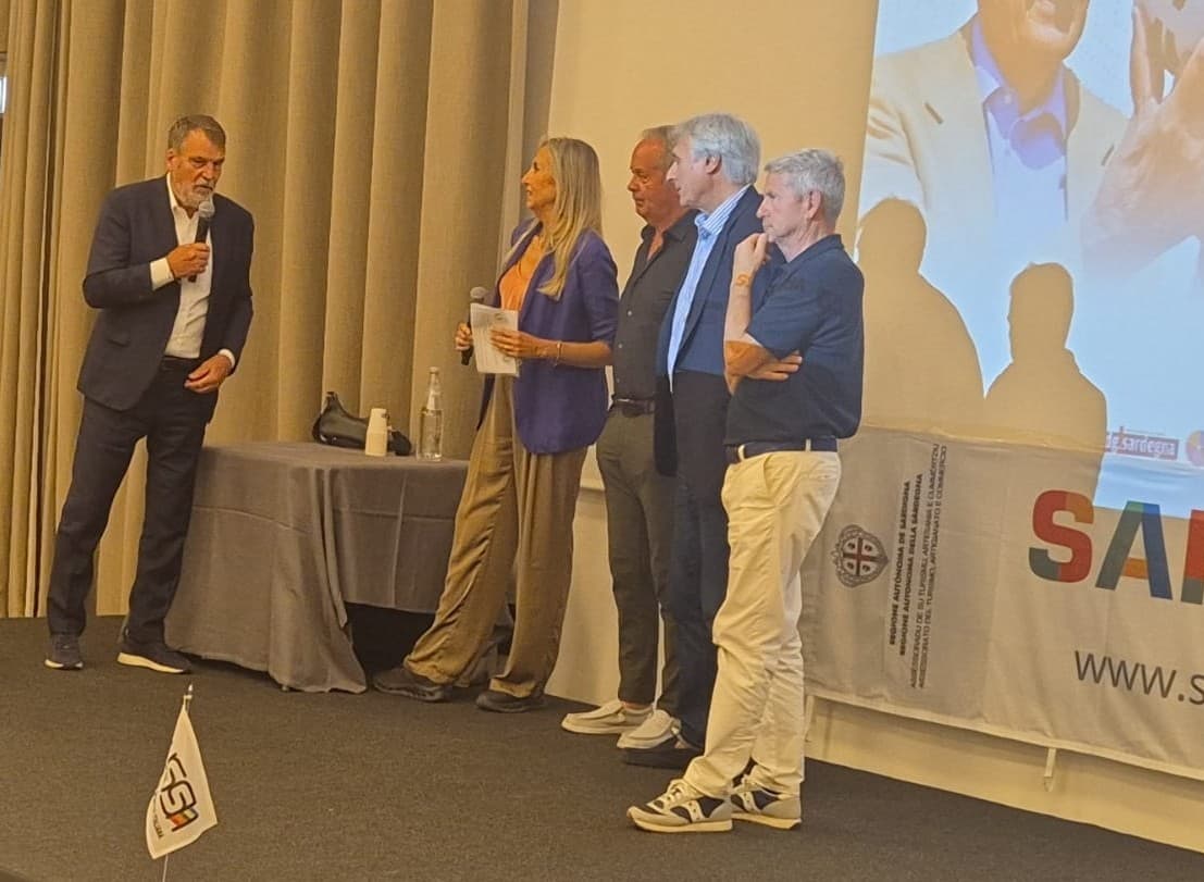 Da sinistra, Marco Tardelli, Aime, Beppe Dossena, Renato Copparoni e Franco Selvaggi durante Ussi80 a Villasimius
